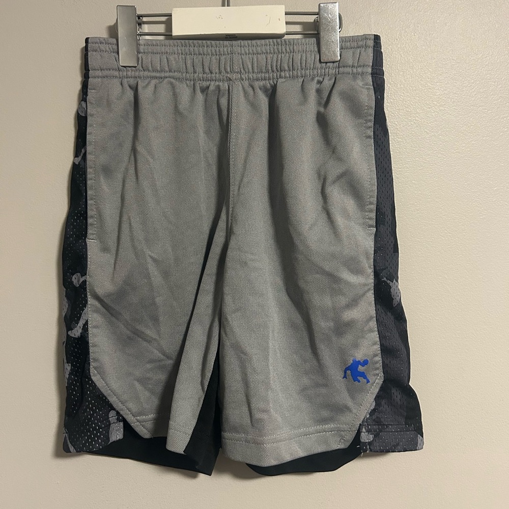 Andi youth 6/7 black & grey camo athletic shorts